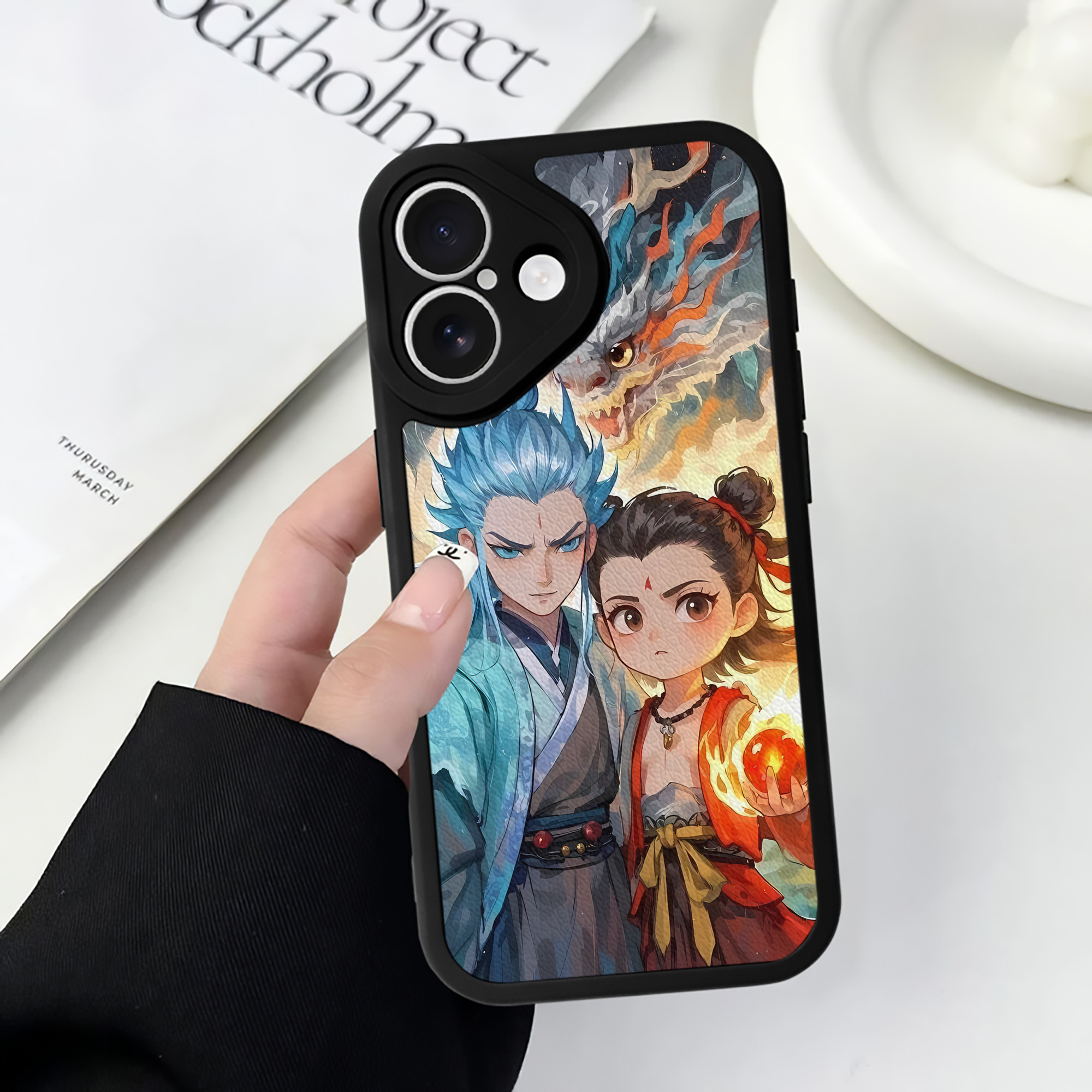 （画像用） Ne Zha 2 ナタ 魔童の大暴れ 【iPhone 16シリーズ対応】シリコンスマホケース（レザー調） 材質：シリコン